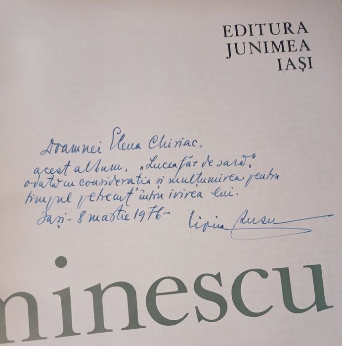 Vând/Schimb patru cărți.