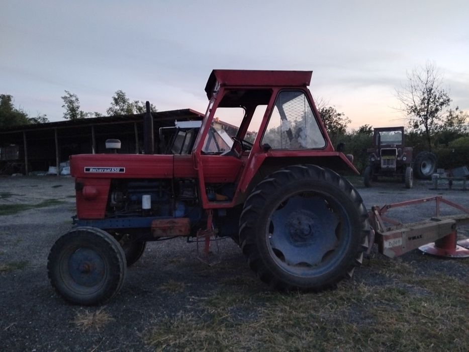 Vând tractor u650 cu plug