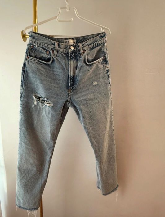 Blugi Zara deschiși la culoare