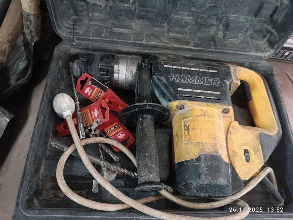 Перфоратор Hammer в рабочем состоянии. Мощный!