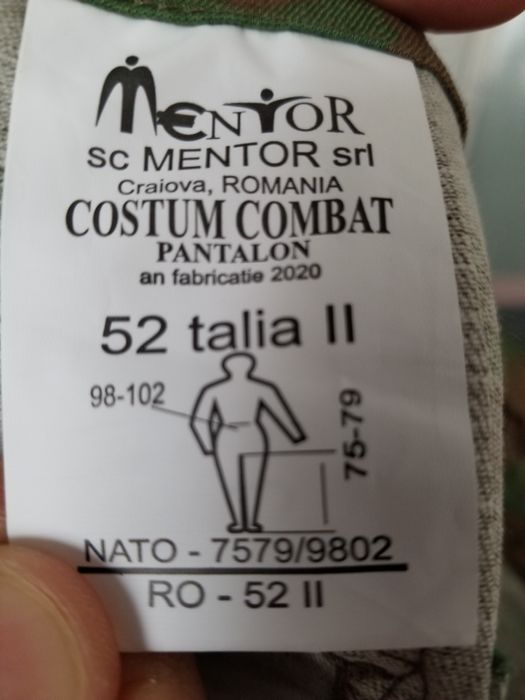 Pantaloni camuflat