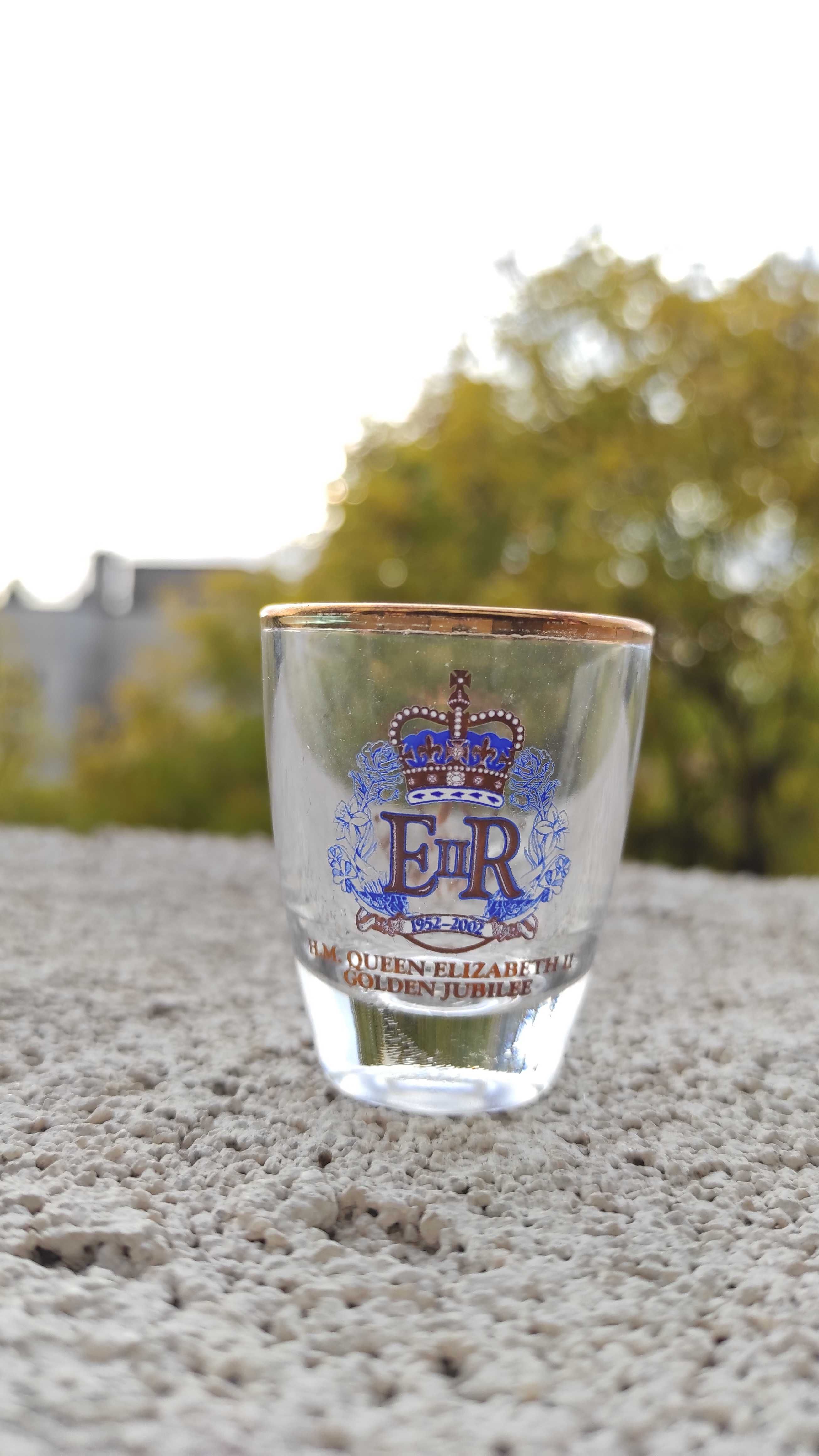 Колекционерски юбилейни чаши 50 години управление на Елизабет II