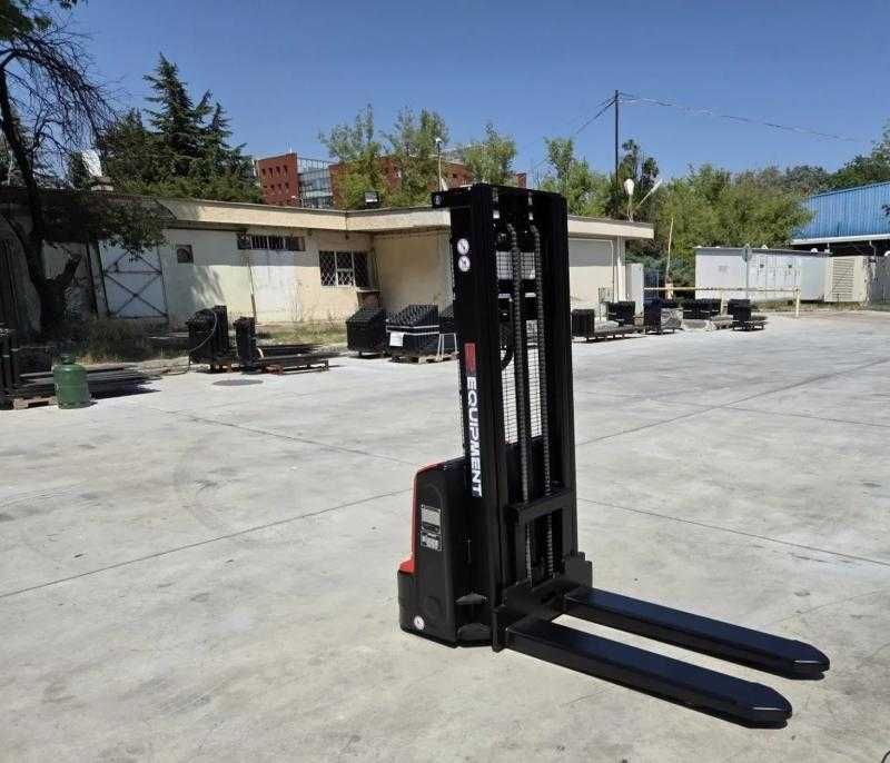 Transpalet electric cu catarg – ridicare rapida