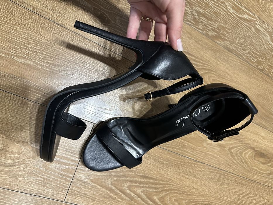 Sandale negre 38