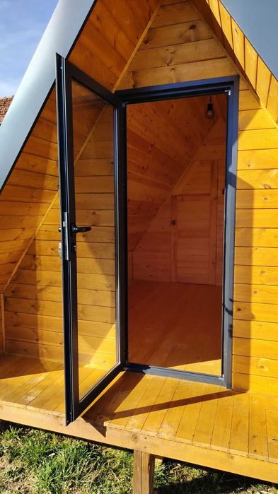 Малка преместваема алпийска къщичка