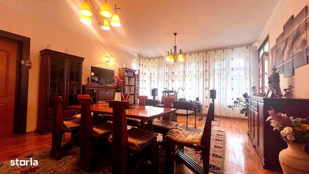 Casa cu Istorie și teren generos+clădire pentru afacere sau Evenimente