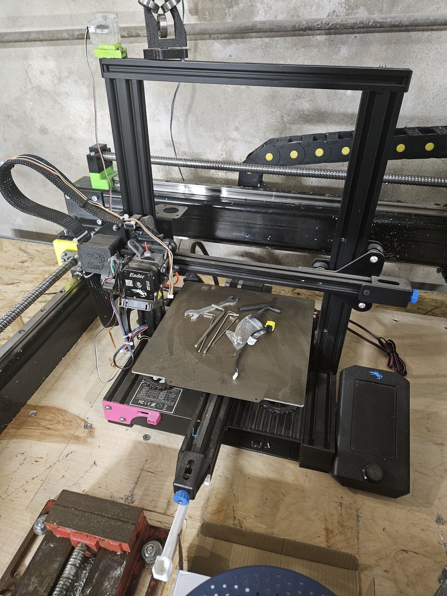 Ender 3 V2 цял или на части