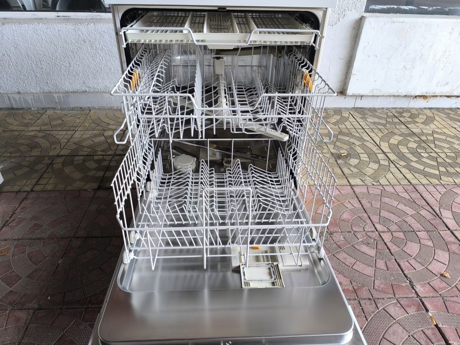 Съдомиялна Miele G 4302 SC - 60см. Свободностояща.