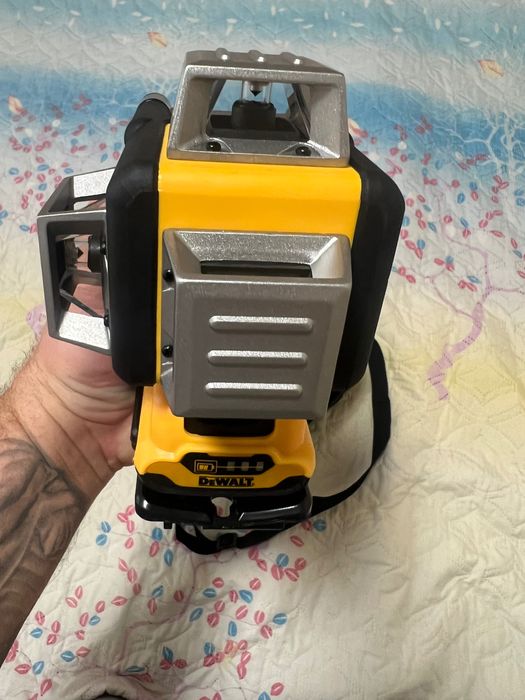 Акумулаторен линеен лазерен нивелир DeWALT 18 V, XR®, 3 x 360°, зелен,