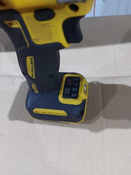 DEWALT 900 перфектно състояние