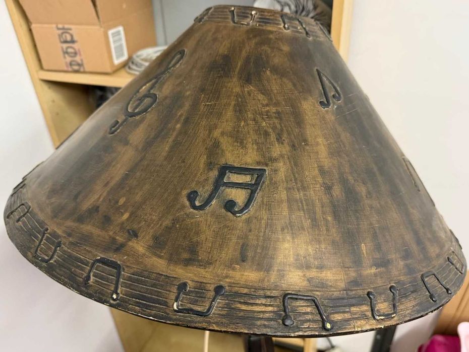 Vand Lampadar model vioara