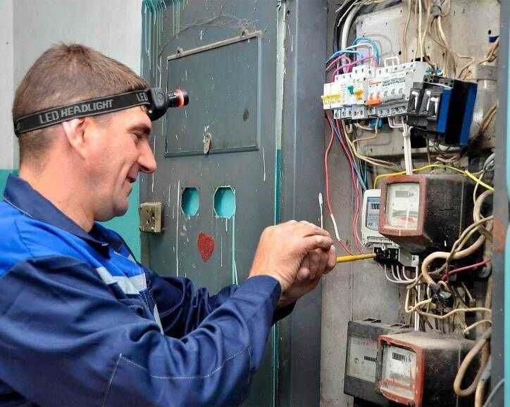 Электрик вызов, прокладка кабеля, установка щитков, замена автоматов.