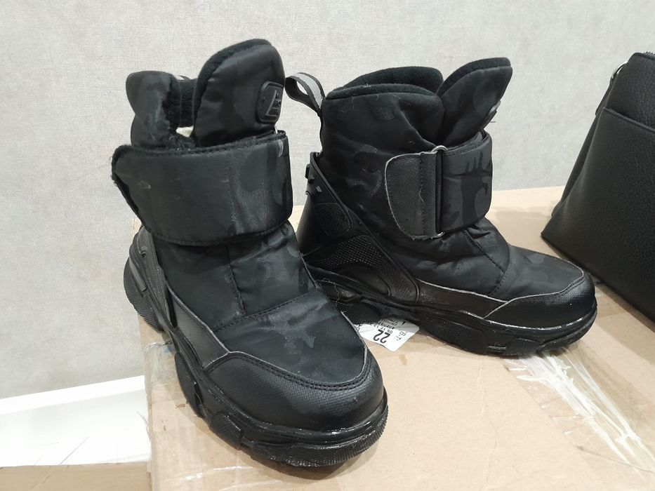 Продам зимние сапоги на мальчика