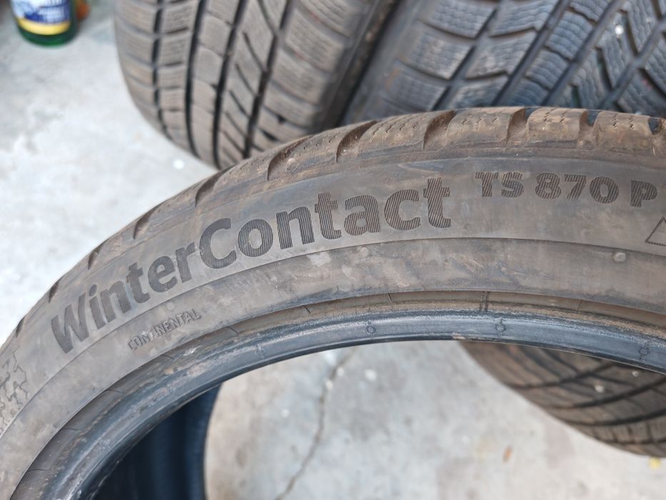 Vând anvelope iarna 225 40 18 continental winter contact  ts 870p
