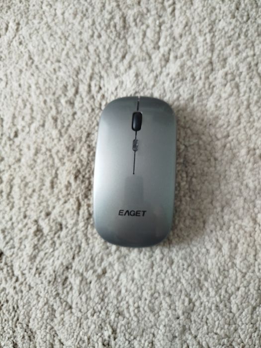 Mouse  wireless cu acumulator. Radio și boxă cu Bluethooh.