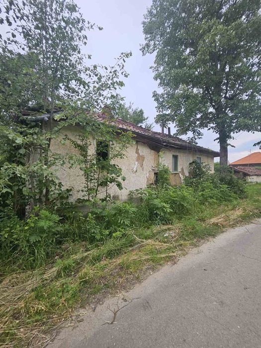 Продавам къща в с. Сопот