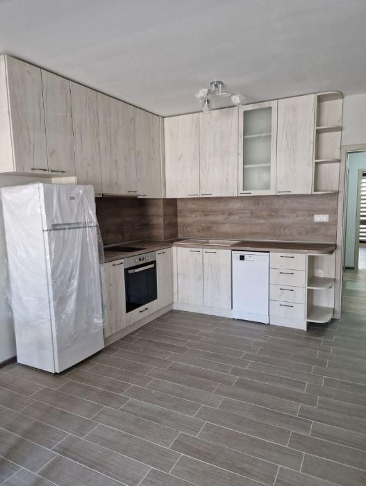 Дава се под наем Двустаен апартамент в Варна, Лятно кино Тракия - 75 кв.м за 425 € - Снимка #1