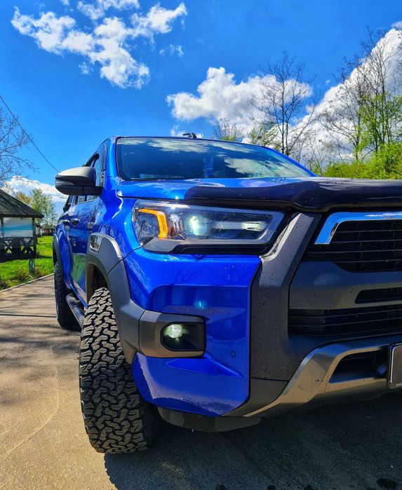 Toyota Hilux 2.8 D 204 CP 4x4 Double Cab AT Invincible