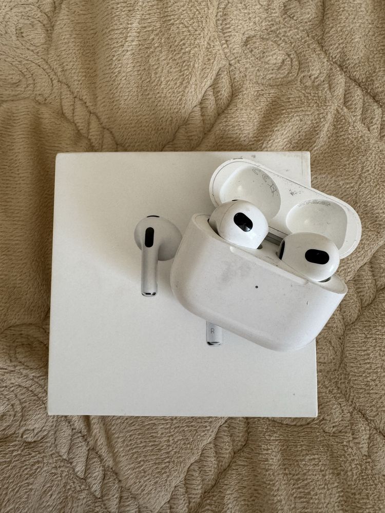 продам Airpods 3, срочно