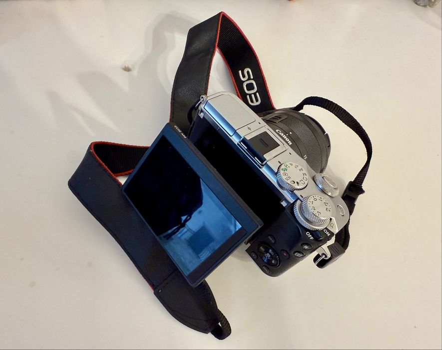 Aparat Foto Mirrorless Canon EOS M6, 24MP cu obiectiv 15-45 F