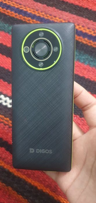 T528 telefon sotiladi.