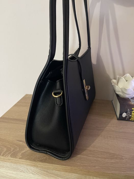 Черна чанта с две отделения