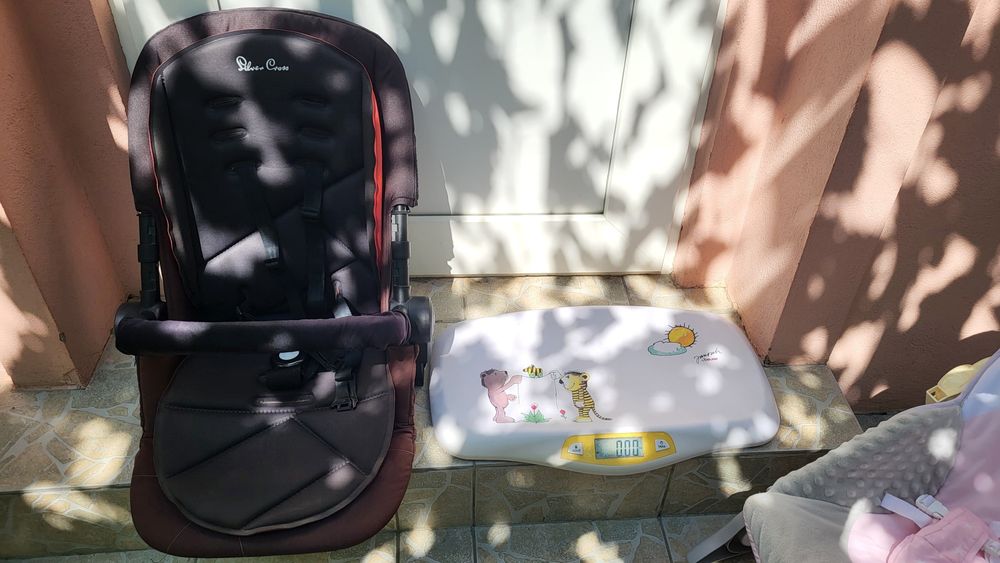 Vând căruț ,cantar, leagăn