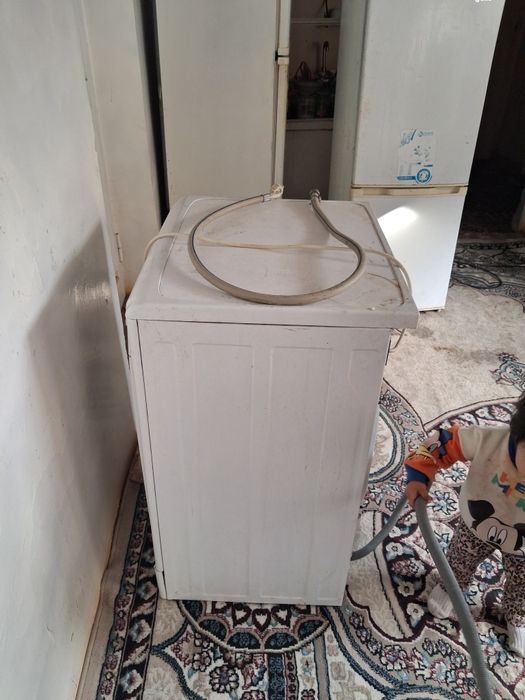 Kir moshina sotiladi