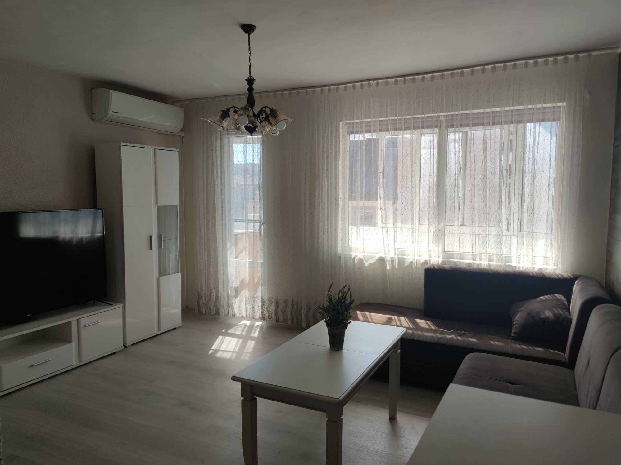 Продавам многостаен тип Мезонет - 210м2, до Колхозен Пазар