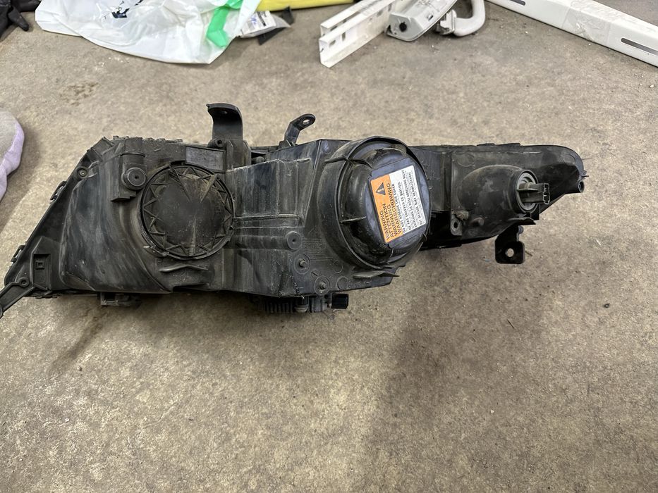 десен фар хонда сивик 8 2006г ксенон