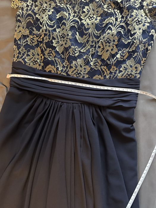 vand rochie de ocazie