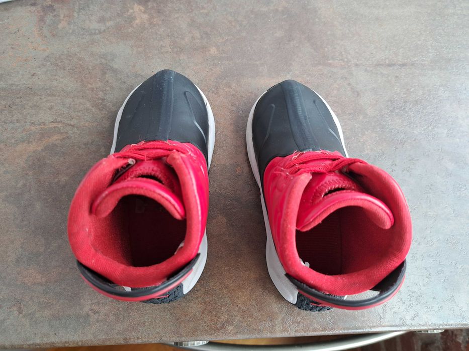 детски ботуши,зимни обувки,боти,апрески,NikeJordan номер26 за момче