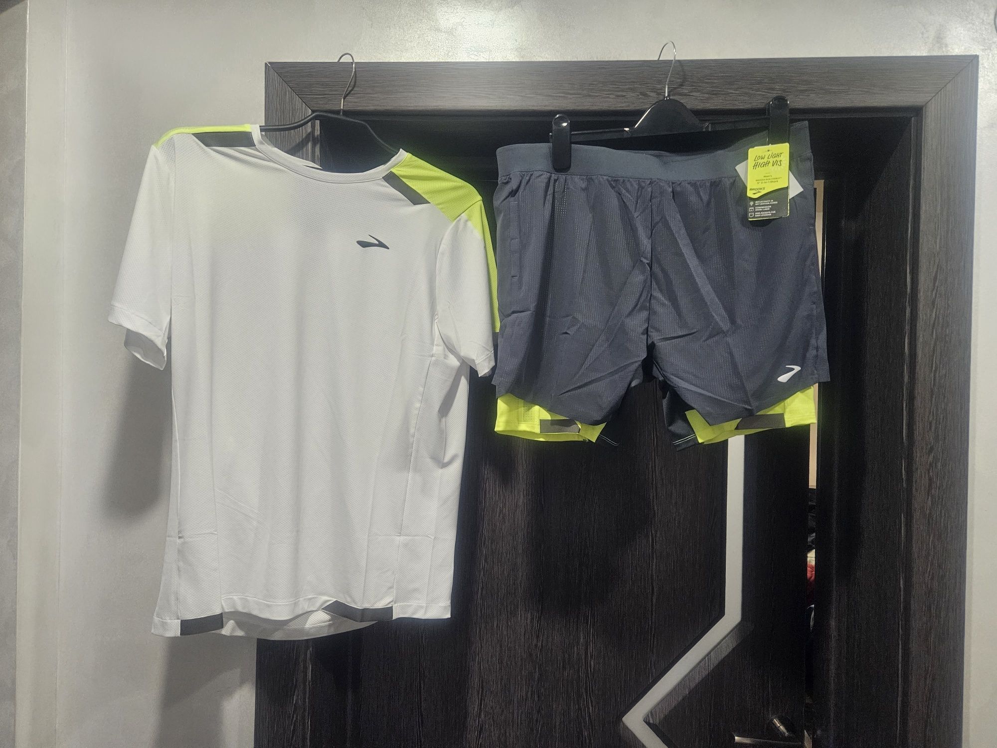 Brooks тениска и шорти нови ХЛ