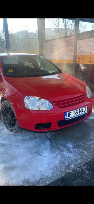 Vând golf 5 1.6 fsi,ofer fiscal,toate actele valabile,asigurare/itp