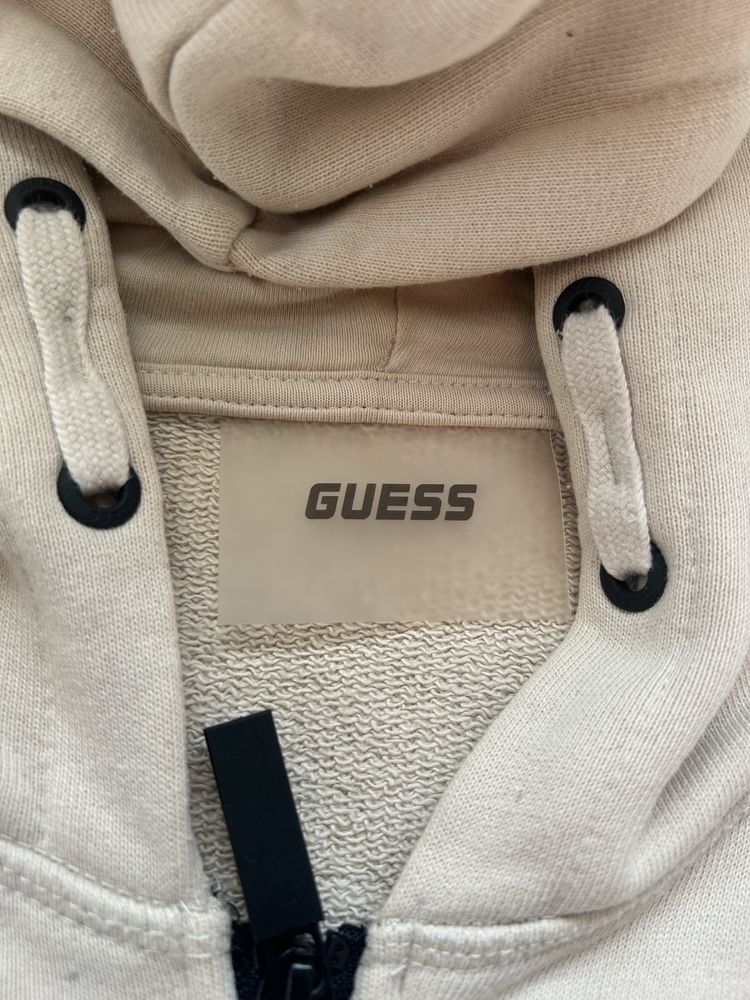 Hanorac guess 14 ani