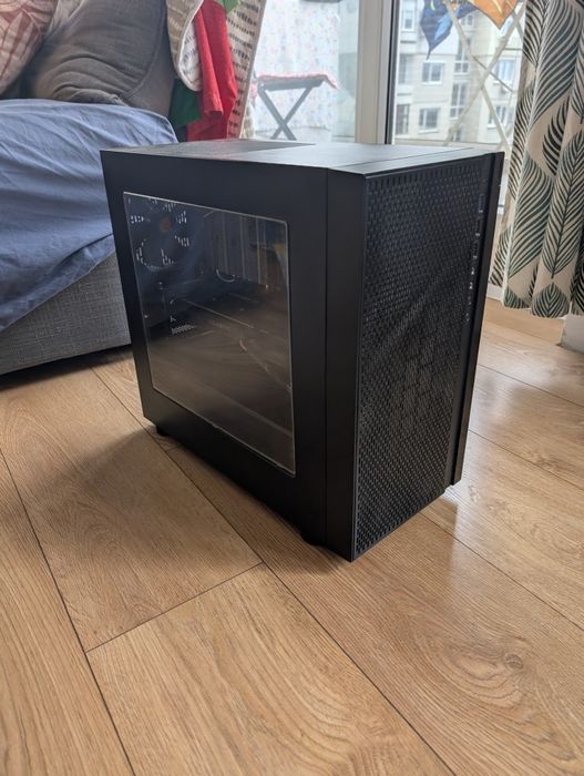 Компактен мощен компютър