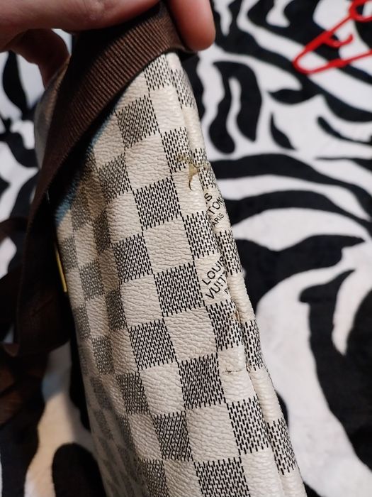 Borsetă Louis Vuitton