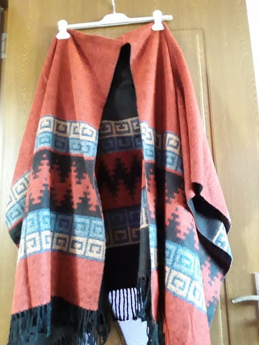 Vând Poncho Damă Nou Italia