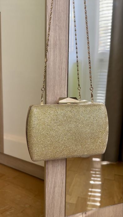 Коктейлна стилна чанта/клъч с отблясъци