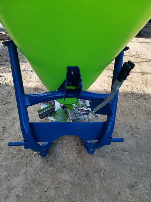 Distribuitor azot îngrășăminte chimice