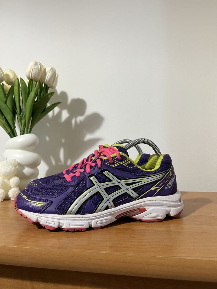 Оригинални маратонки Asics 39 номер