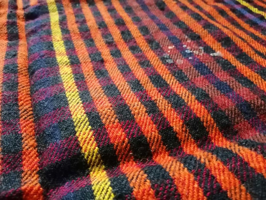 Голямо ръчно бродирано каре, покривка битова, вълнен месал