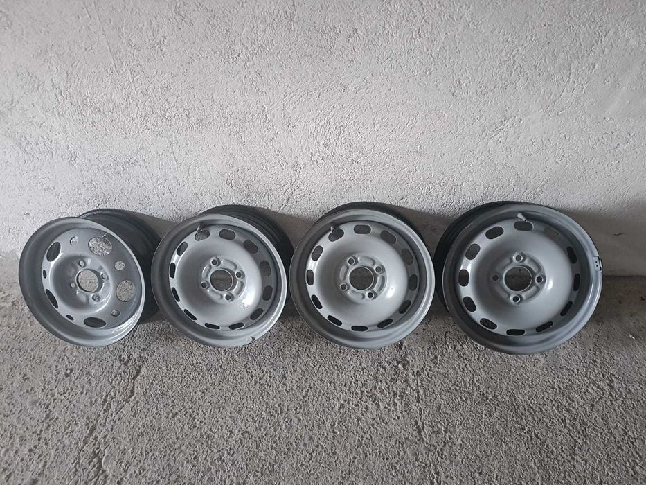 Vând set jante tablă R14 în stare bună