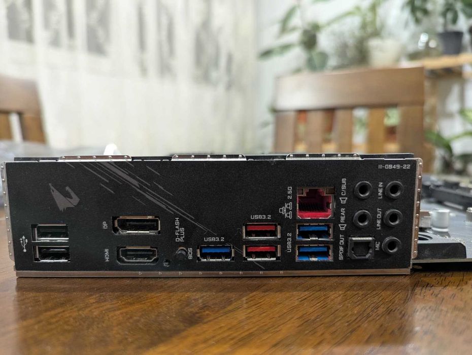 Kit pc cu ryzen 5 5600x, b550 aorus elite v2, 16 GB ram 3600