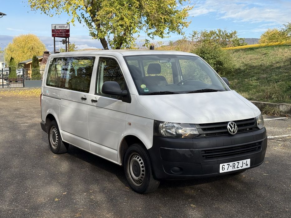 VW Transporter T5 2.0 Tdi 140 Cp Dsg cu 8+1 Locuri