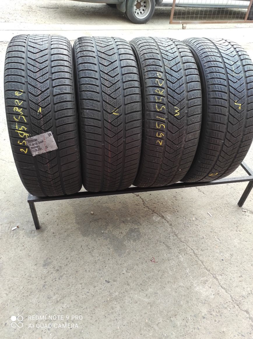 Vând anvelope M+S 255/55/20 PIRELLI