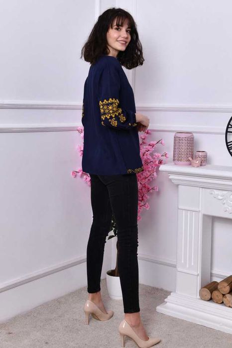 Bluza stil ie culoarea bleumarin, cu broderie colorata