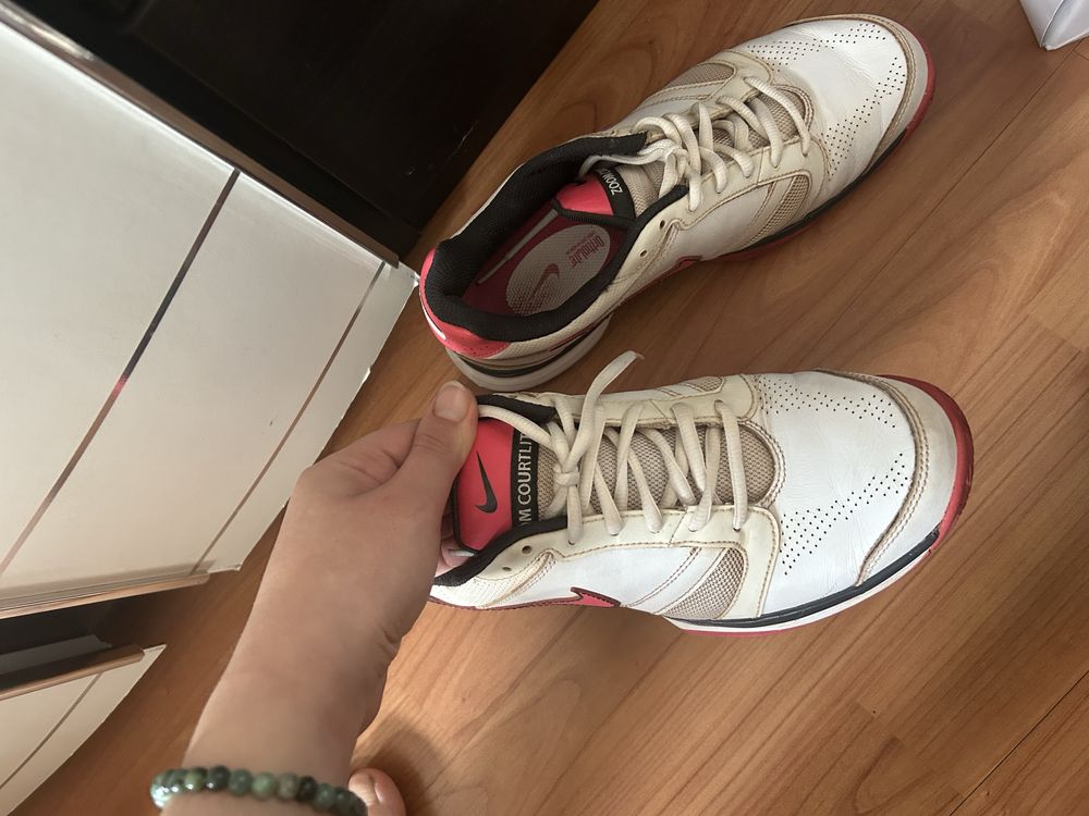Маратонки Nike за тенис на корт
