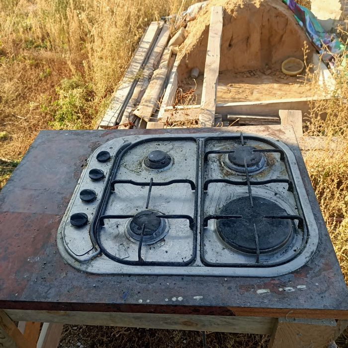 Продаю газовую плиту