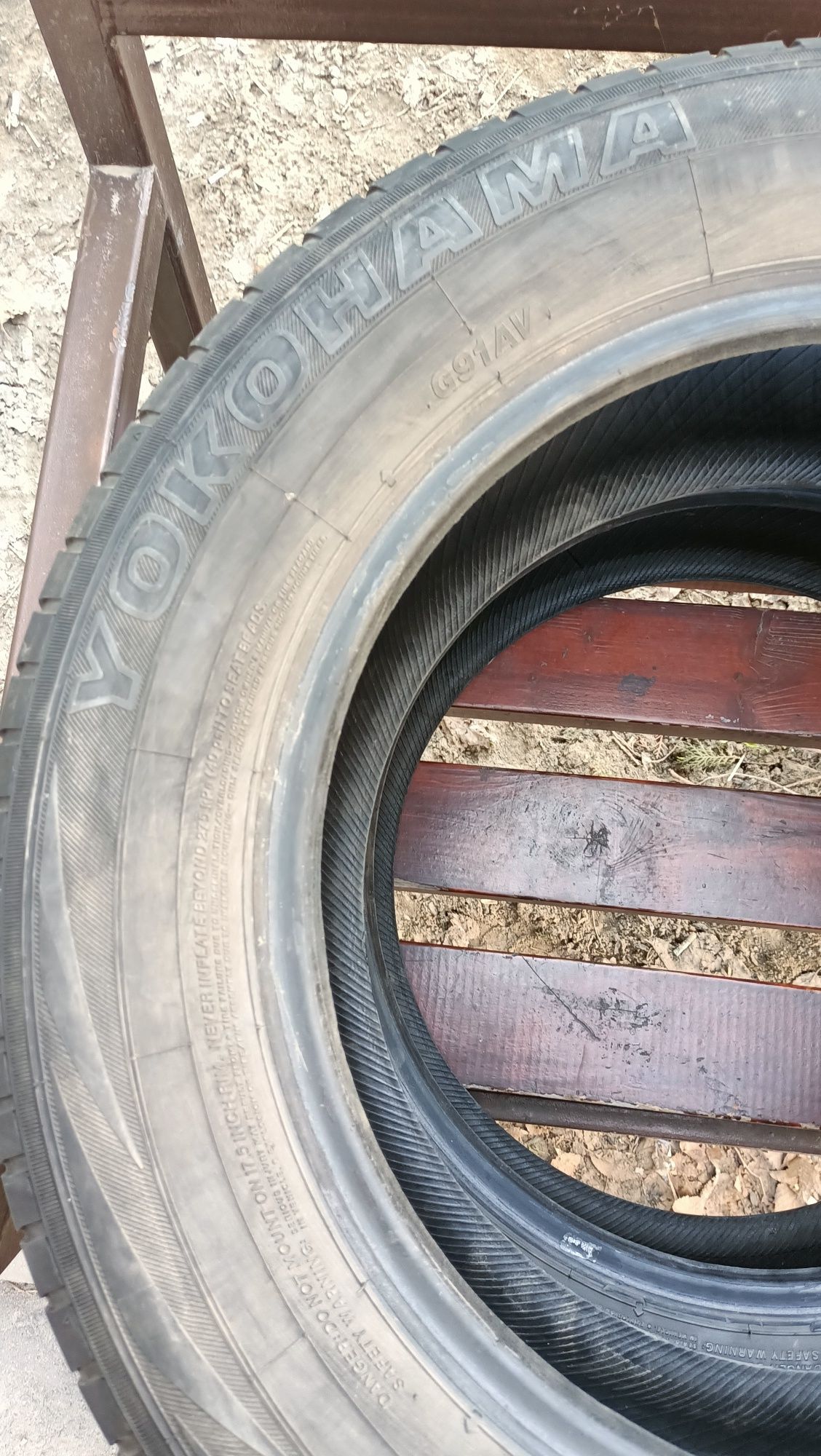 Продам комплект летних шин YOKOHAMA 225/65 R 17 4 штуки торг